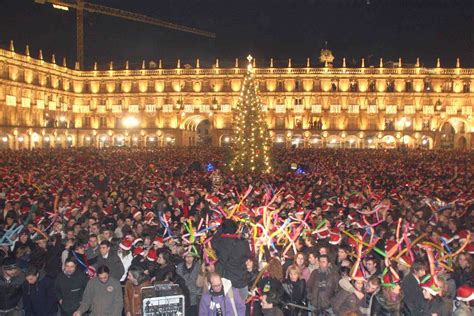 noche vieja|Tradiciones de Nochevieja en España y América。